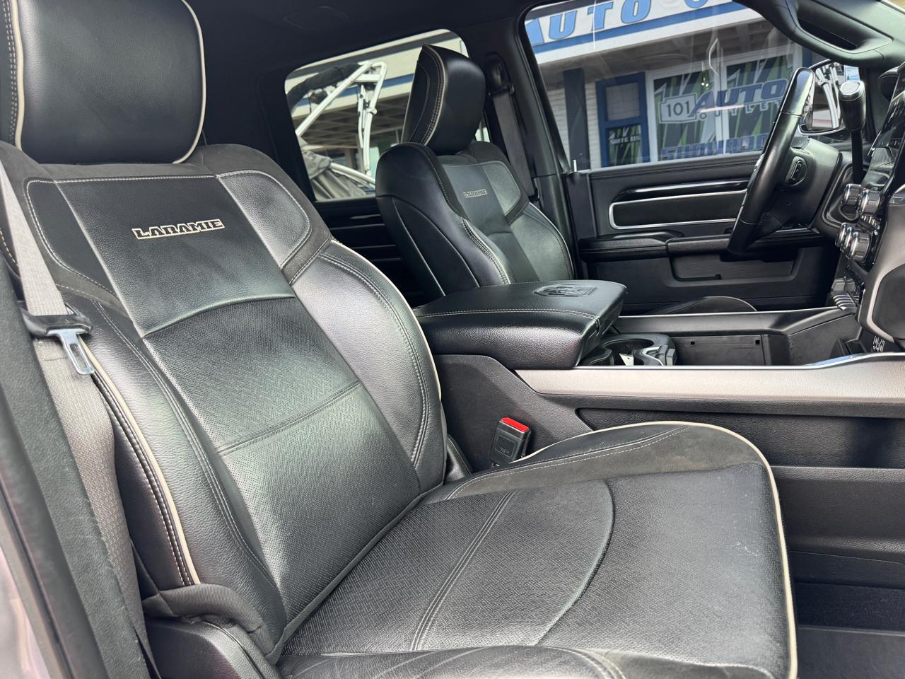 RAM 2500 Laramie 4x4 Crew Cab 6'4" Box 2020