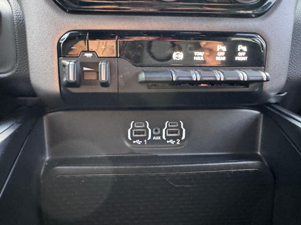 RAM 2500 Laramie 4x4 Crew Cab 6'4" Box 2020