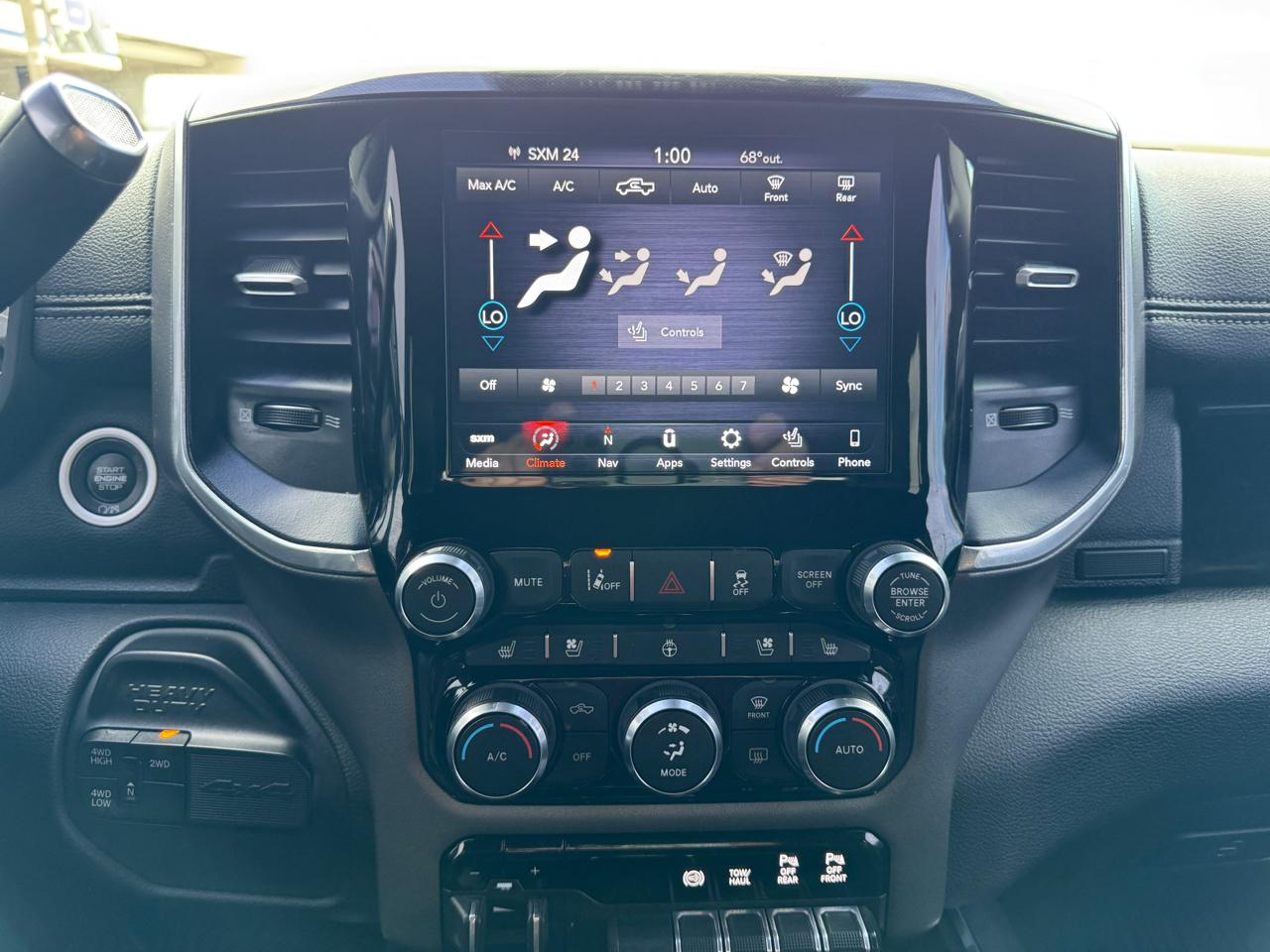 RAM 2500 Laramie 4x4 Crew Cab 6'4" Box 2020