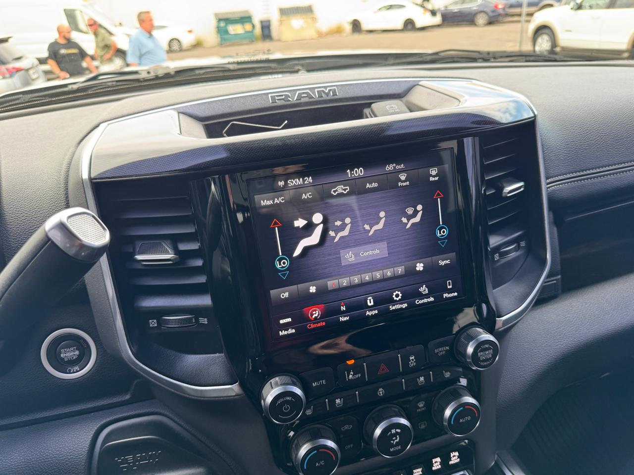 RAM 2500 Laramie 4x4 Crew Cab 6'4" Box 2020