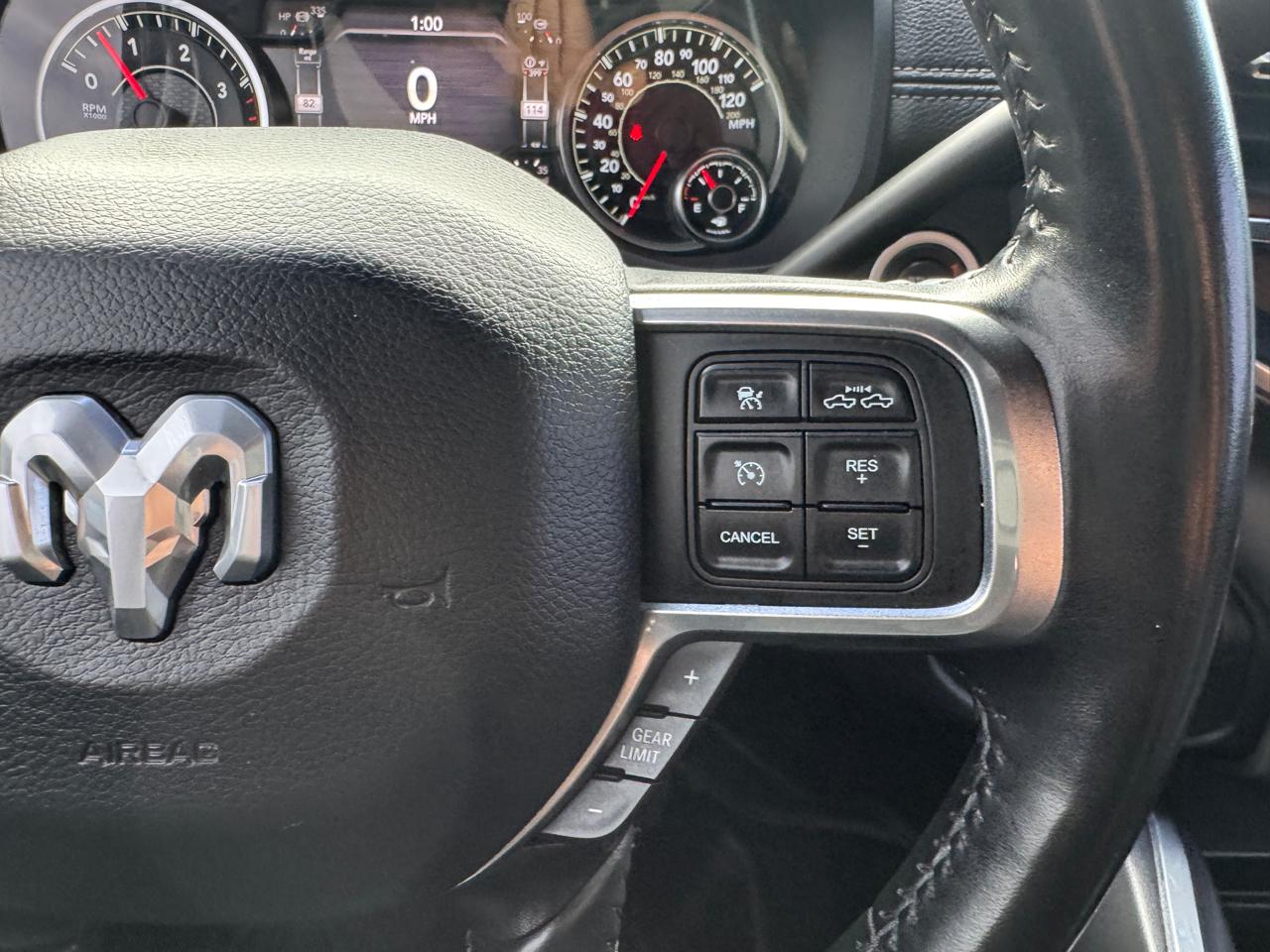 RAM 2500 Laramie 4x4 Crew Cab 6'4" Box 2020