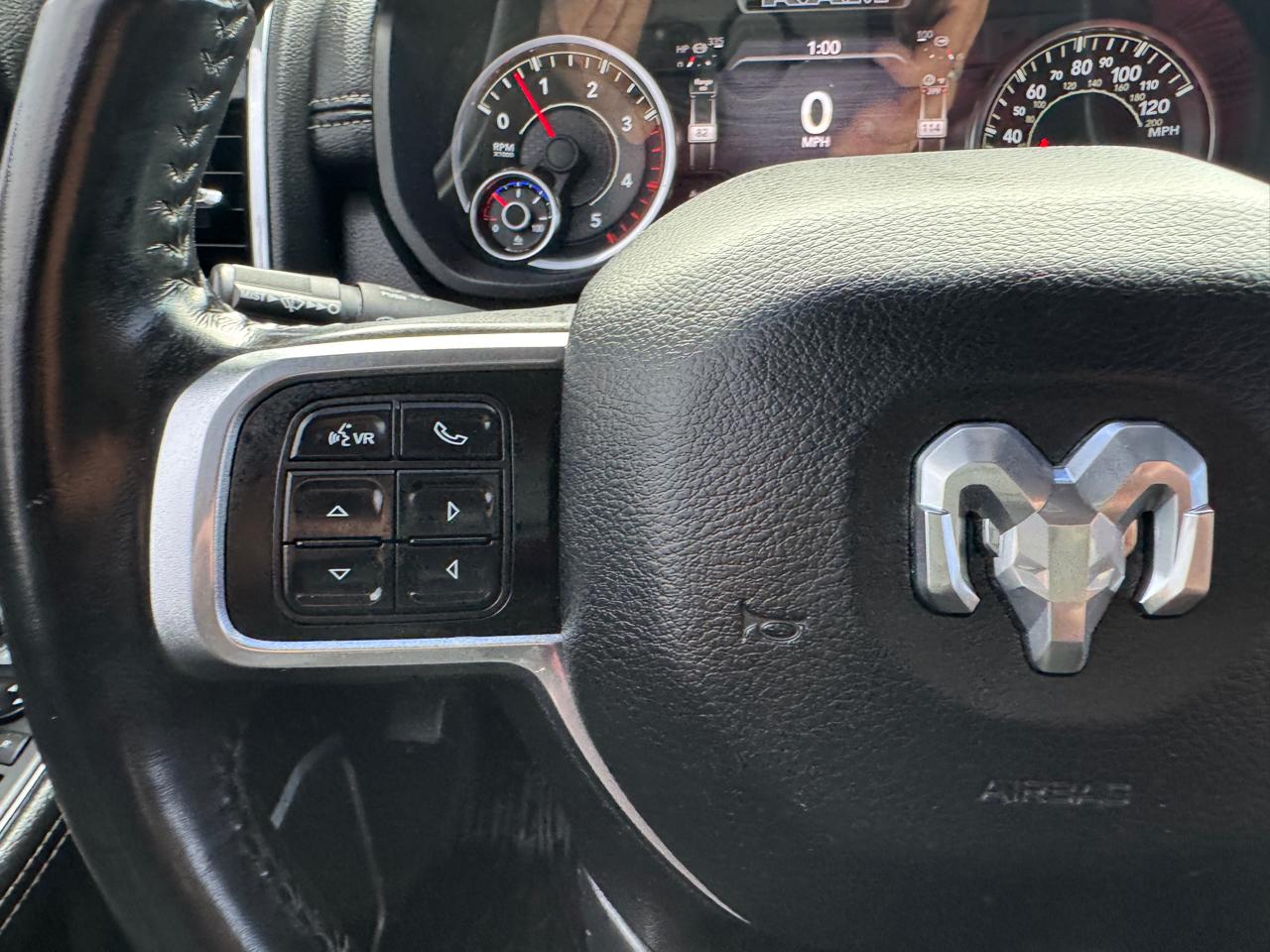 RAM 2500 Laramie 4x4 Crew Cab 6'4" Box 2020