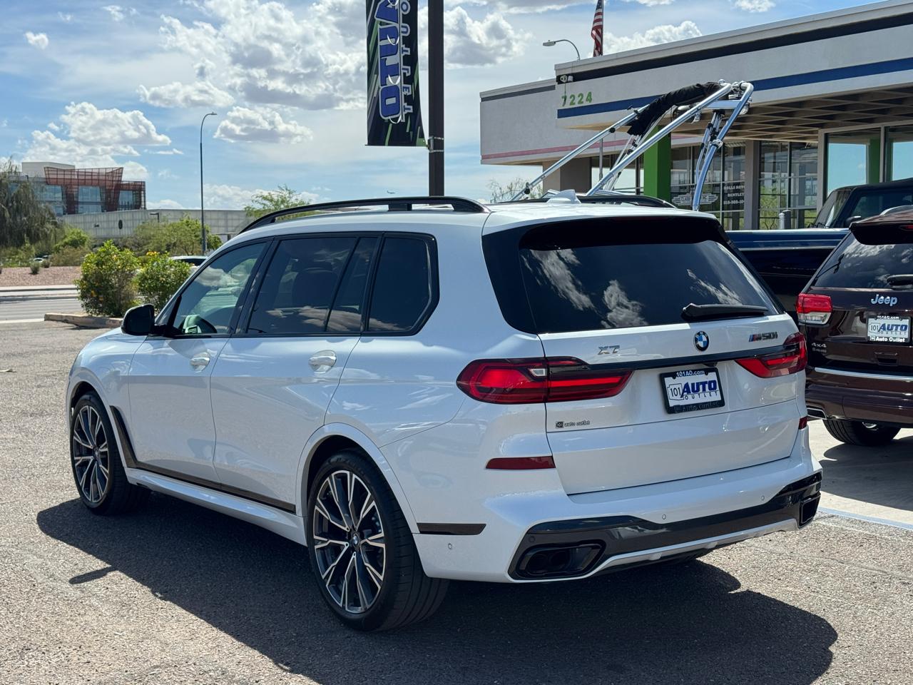 BMW X7 M50i Sports Activity Vehicle 2021