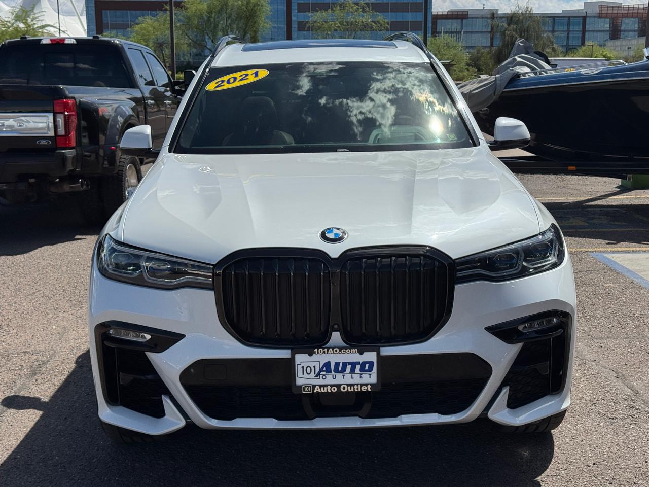 BMW X7 M50i Sports Activity Vehicle 2021