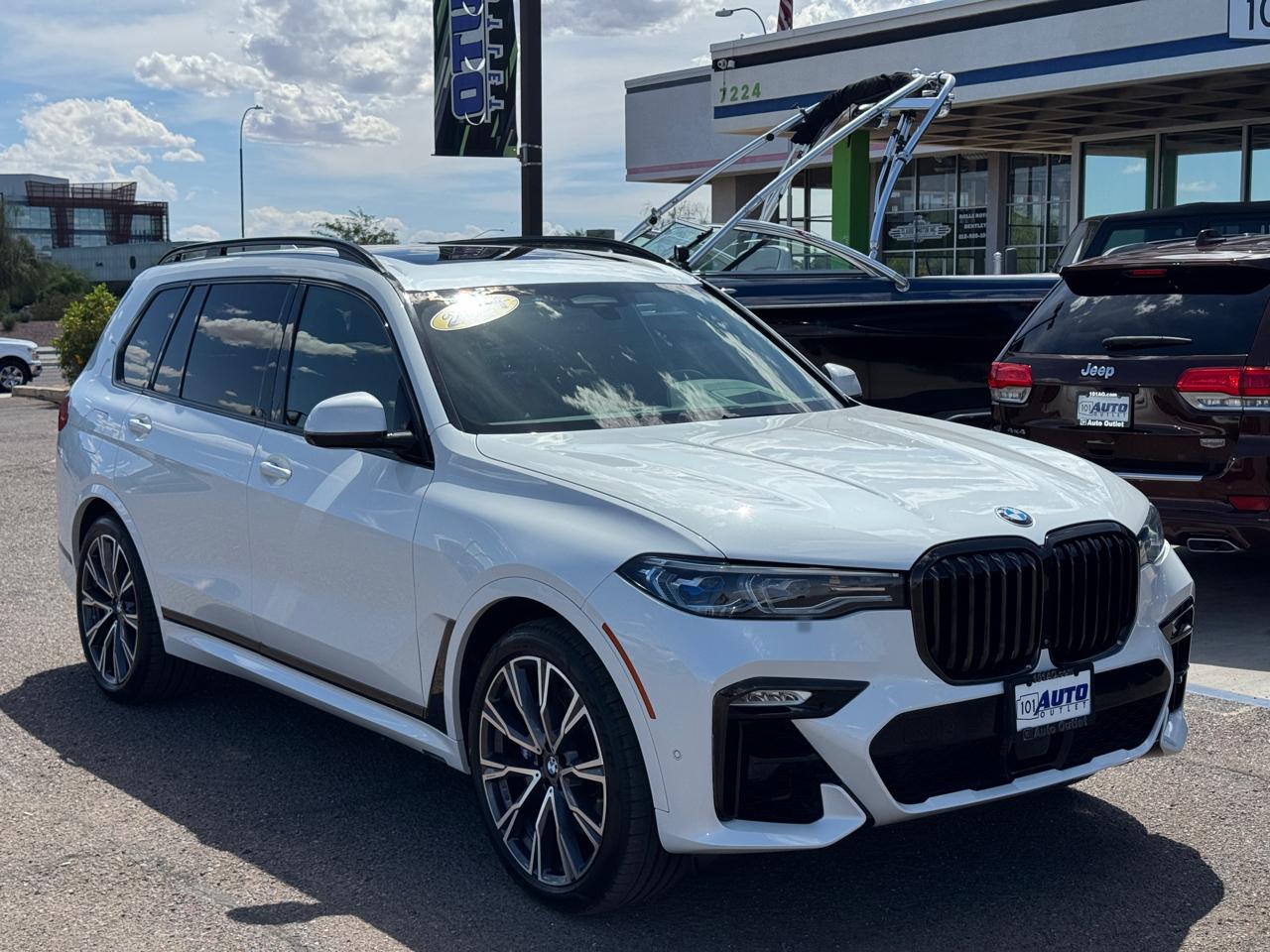 BMW X7 M50i Sports Activity Vehicle 2021