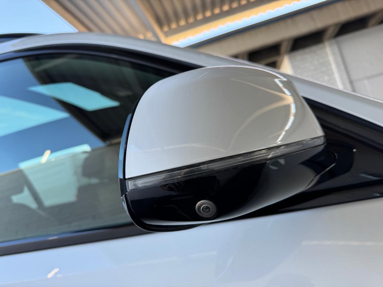 BMW X7 M50i Sports Activity Vehicle 2021