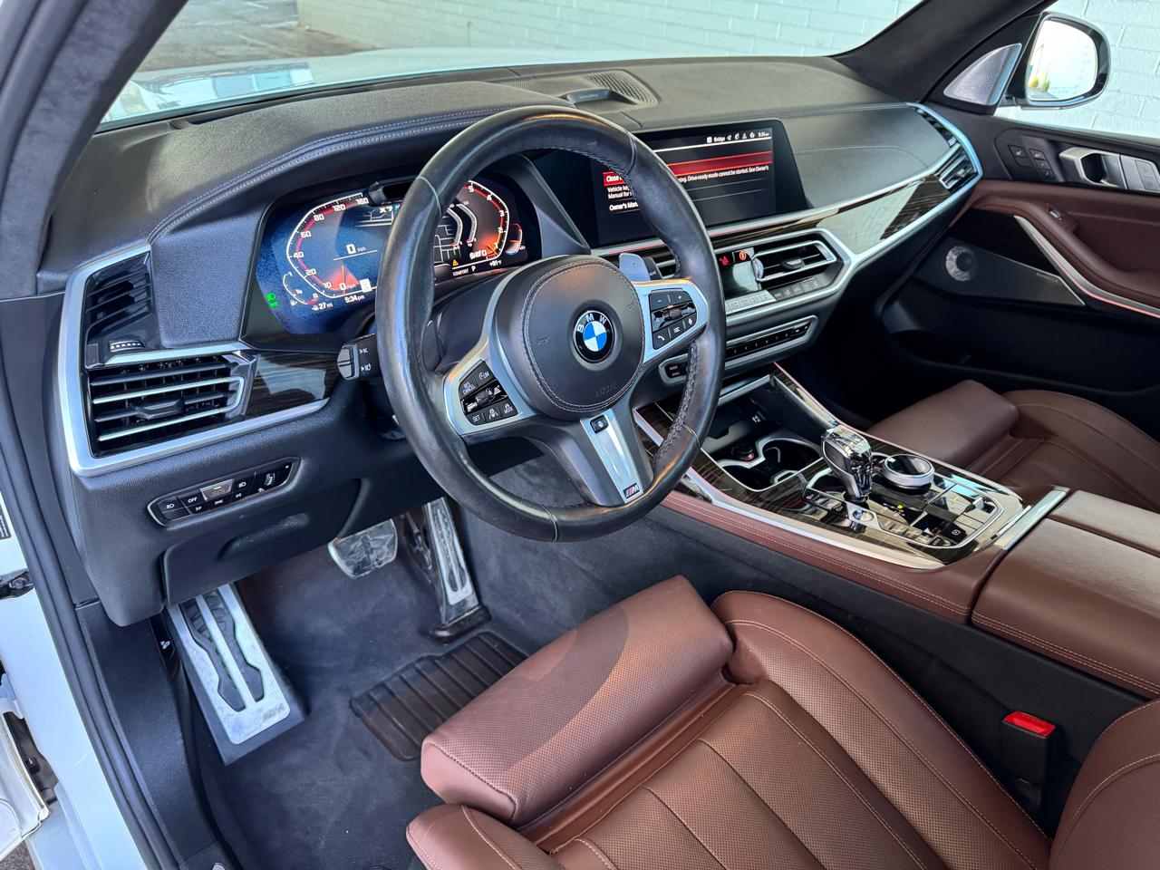 BMW X7 M50i Sports Activity Vehicle 2021