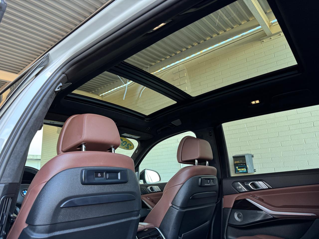 BMW X7 M50i Sports Activity Vehicle 2021