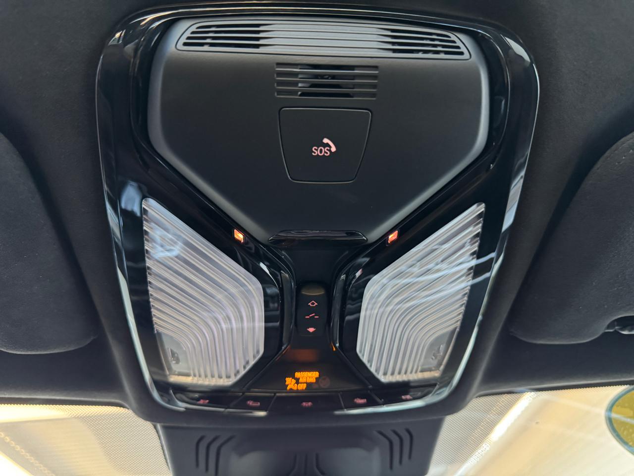 BMW X7 M50i Sports Activity Vehicle 2021