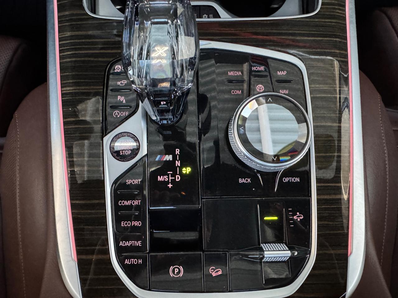 BMW X7 M50i Sports Activity Vehicle 2021