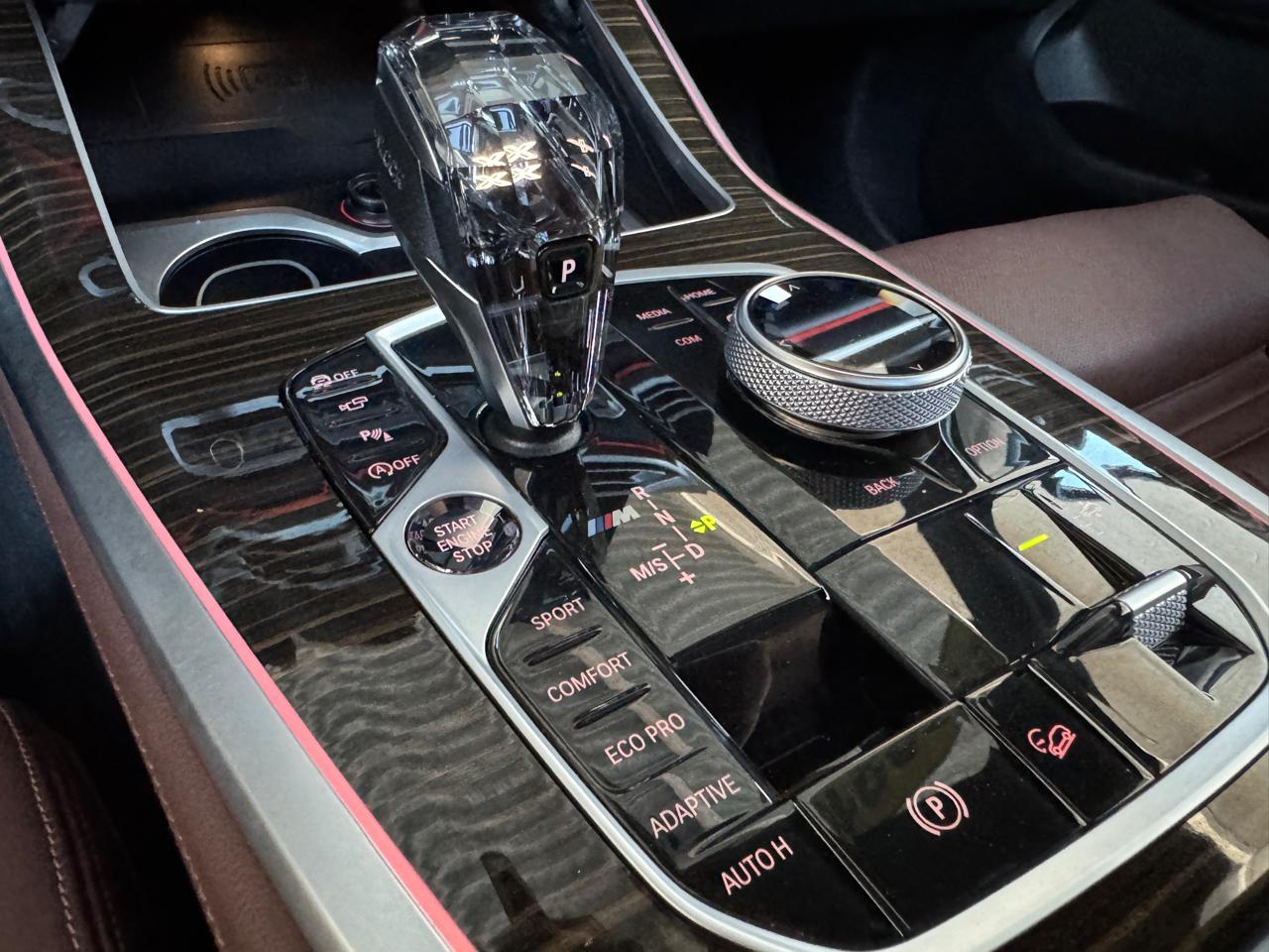 BMW X7 M50i Sports Activity Vehicle 2021