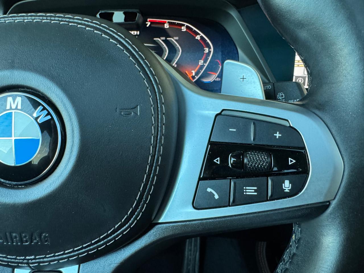 BMW X7 M50i Sports Activity Vehicle 2021