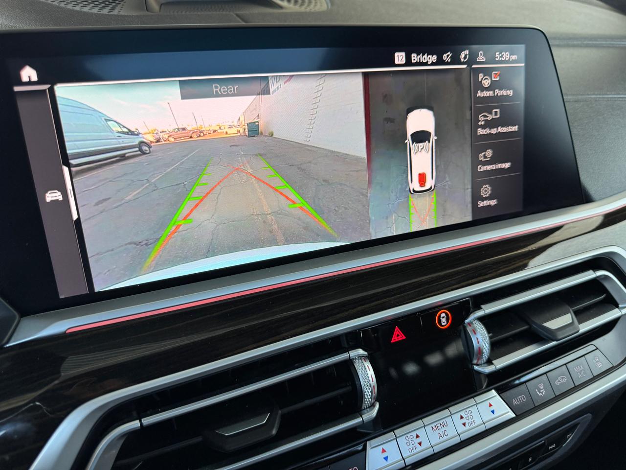 BMW X7 M50i Sports Activity Vehicle 2021