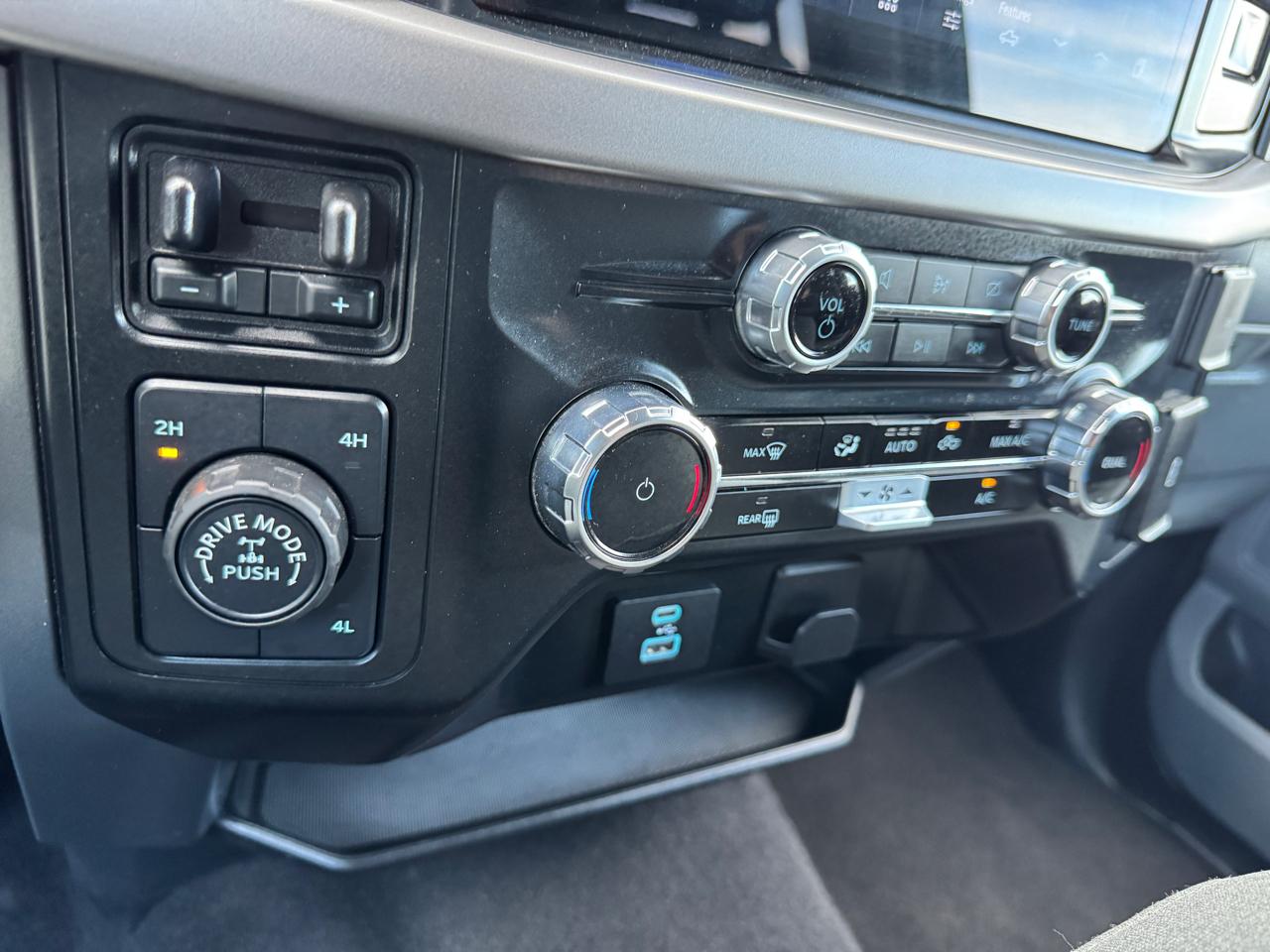 Ford F-150 XLT 4WD SuperCrew 5.5' Box 2024