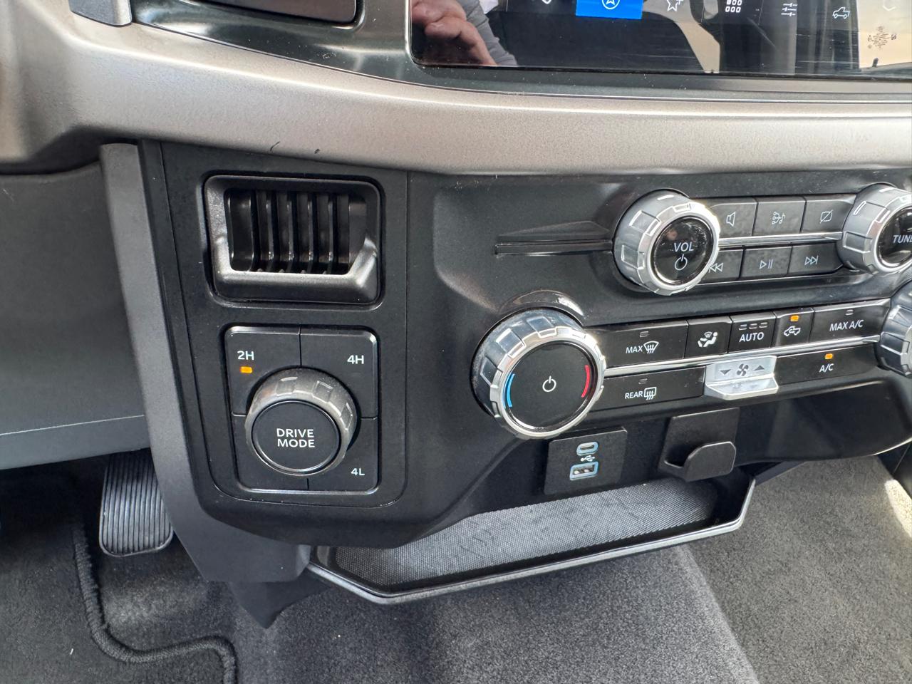 Ford F-150 XLT 4WD SuperCrew 5.5' Box 2024