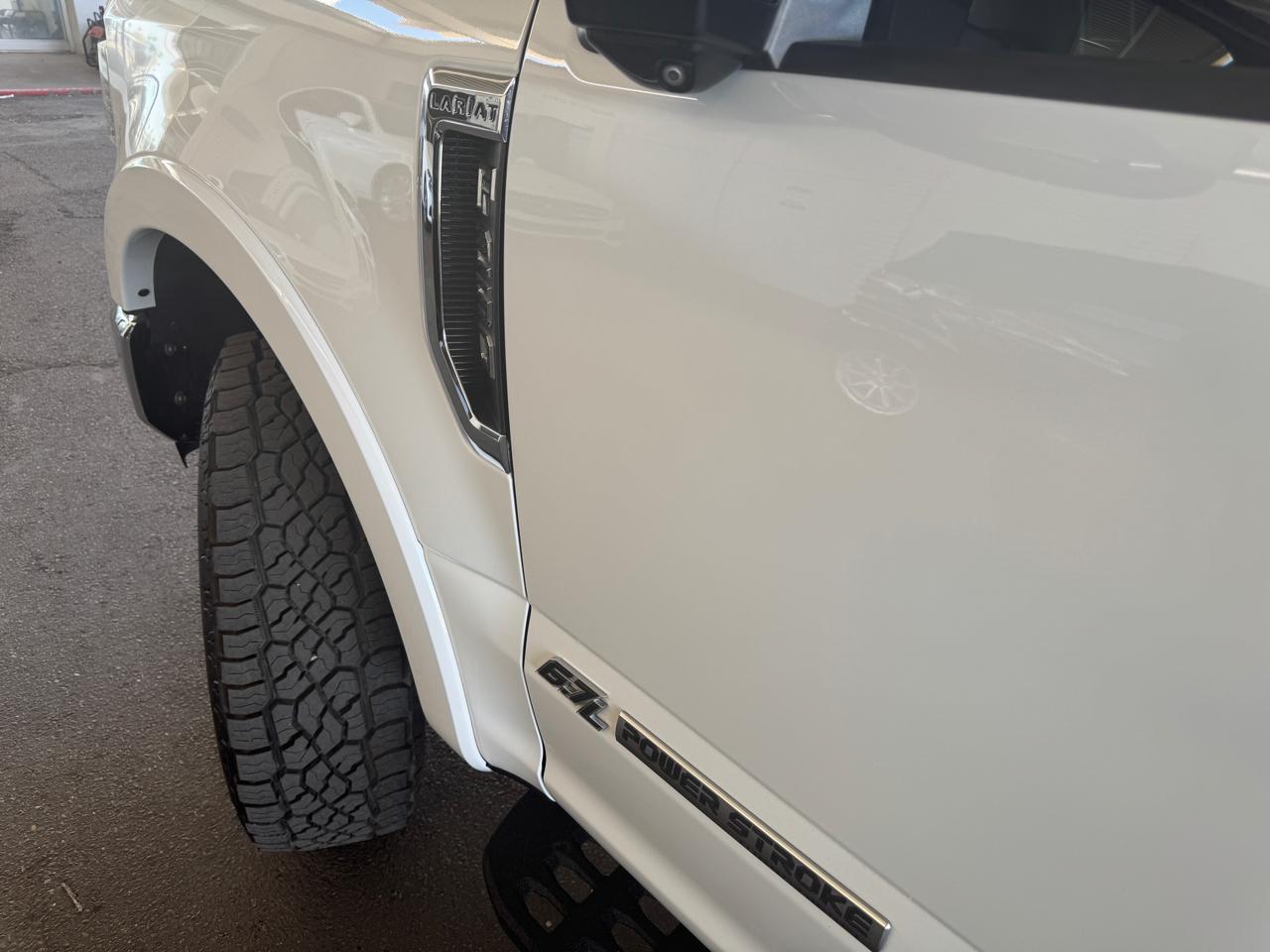 Ford Super Duty F-250 SRW Lariat 4WD Crew Cab 6.75' Box 2022