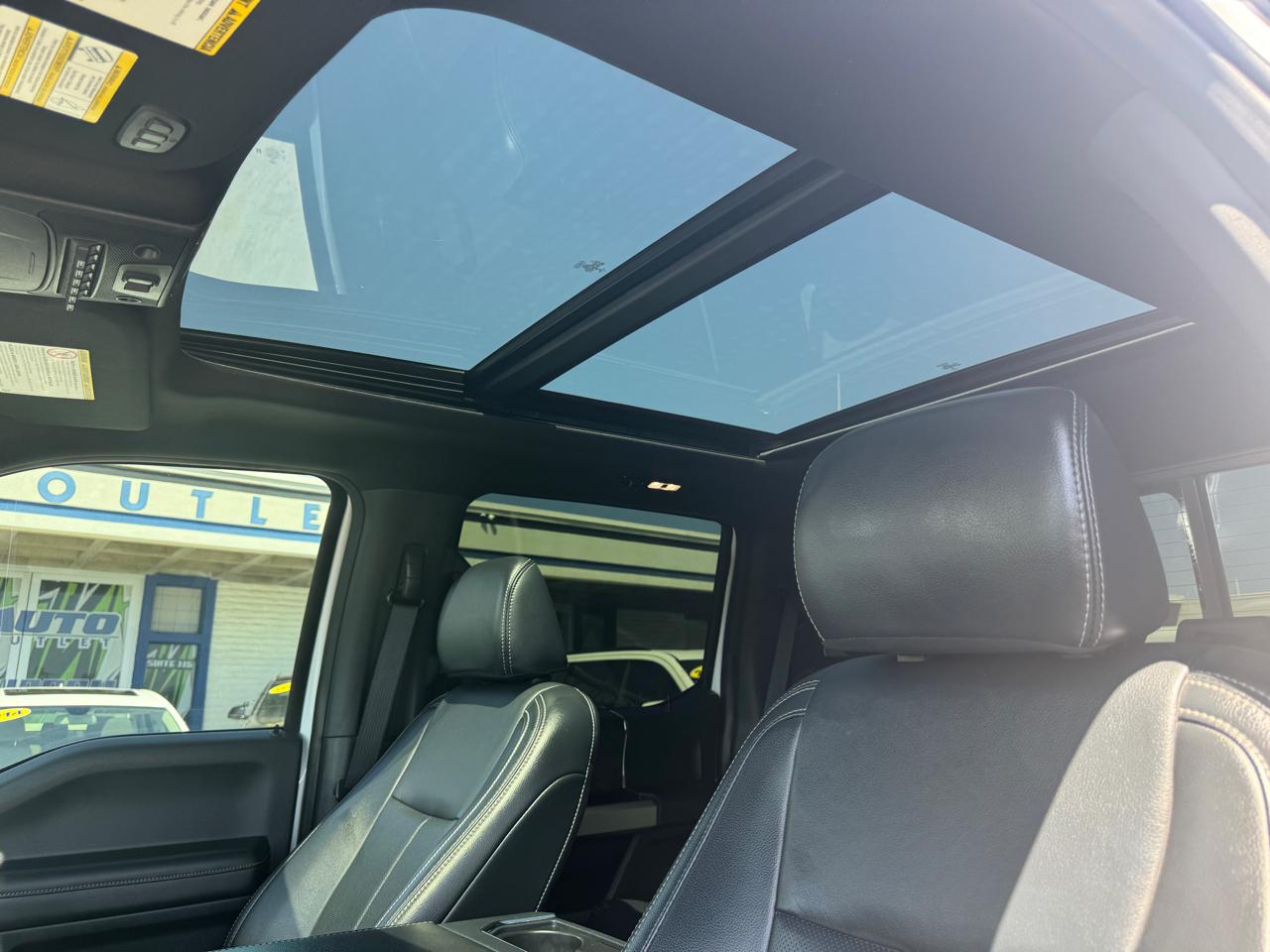 Ford Super Duty F-250 SRW Lariat 4WD Crew Cab 6.75' Box 2022