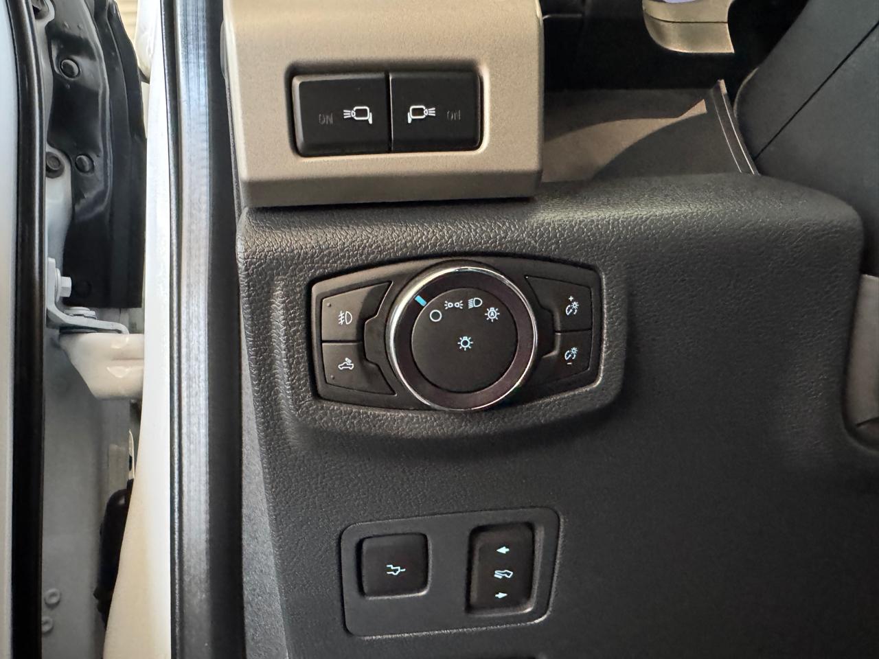 Ford Super Duty F-250 SRW Lariat 4WD Crew Cab 6.75' Box 2022