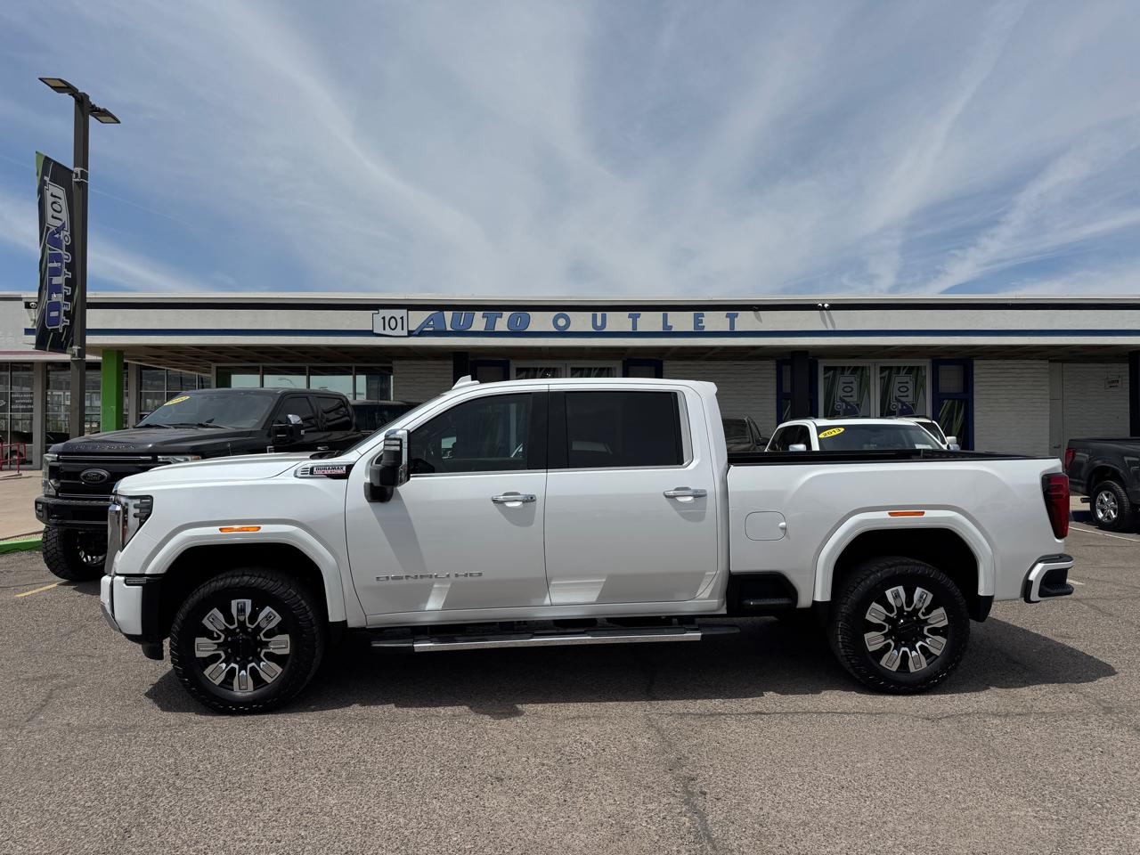 GMC Sierra 2500HD 4WD Crew Cab 159" Denali 2024