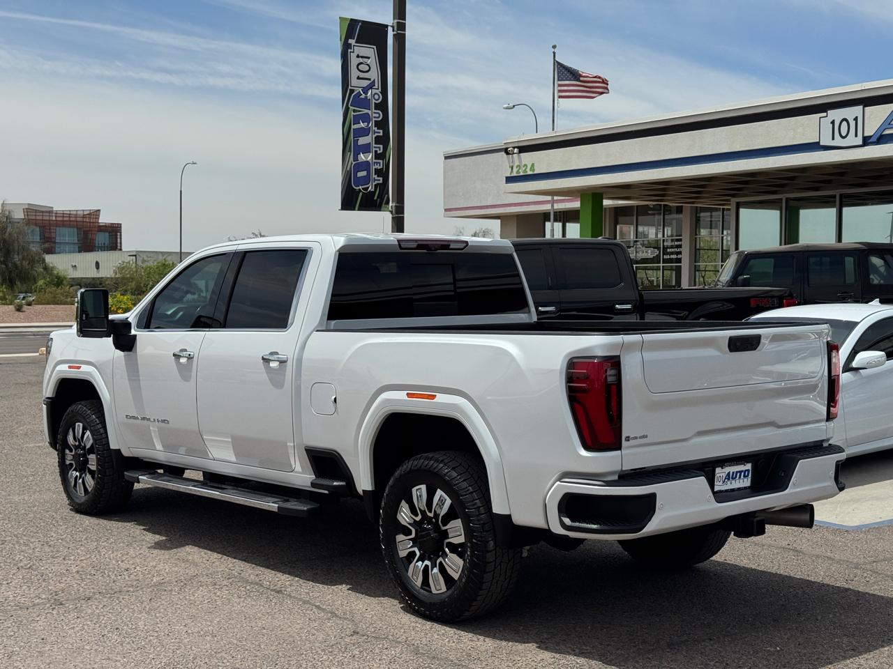 GMC Sierra 2500HD 4WD Crew Cab 159" Denali 2024