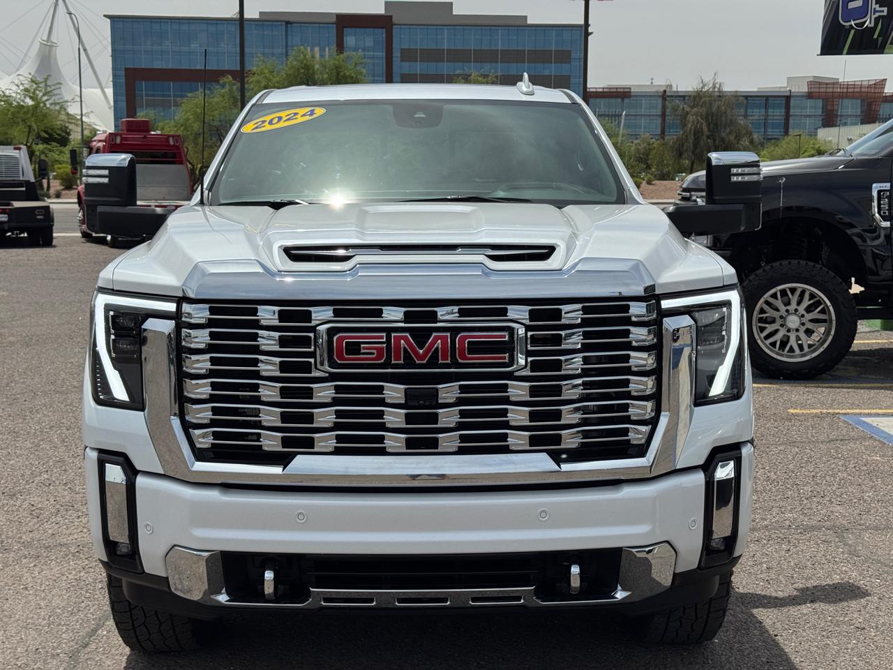 GMC Sierra 2500HD 4WD Crew Cab 159" Denali 2024