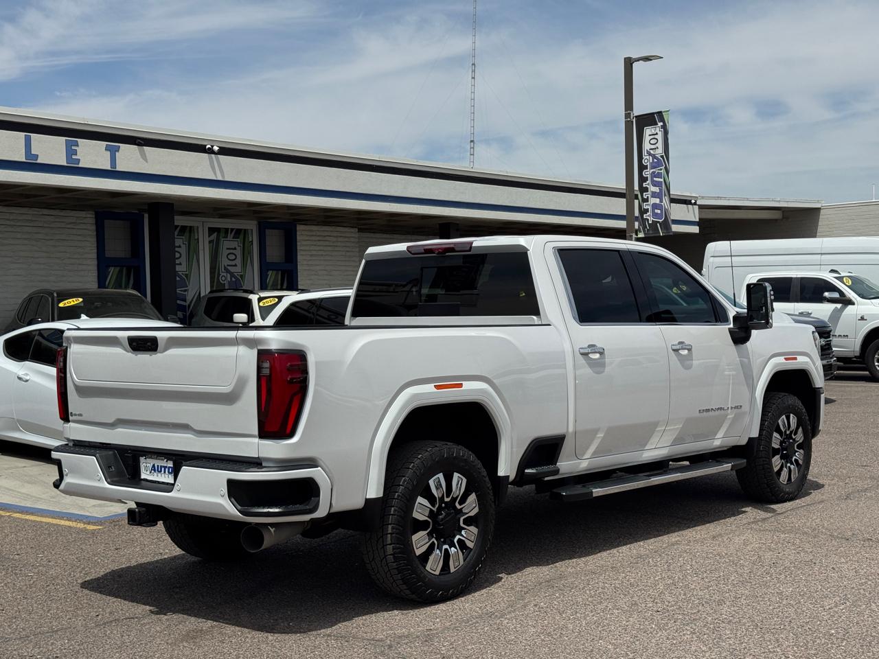 GMC Sierra 2500HD 4WD Crew Cab 159" Denali 2024