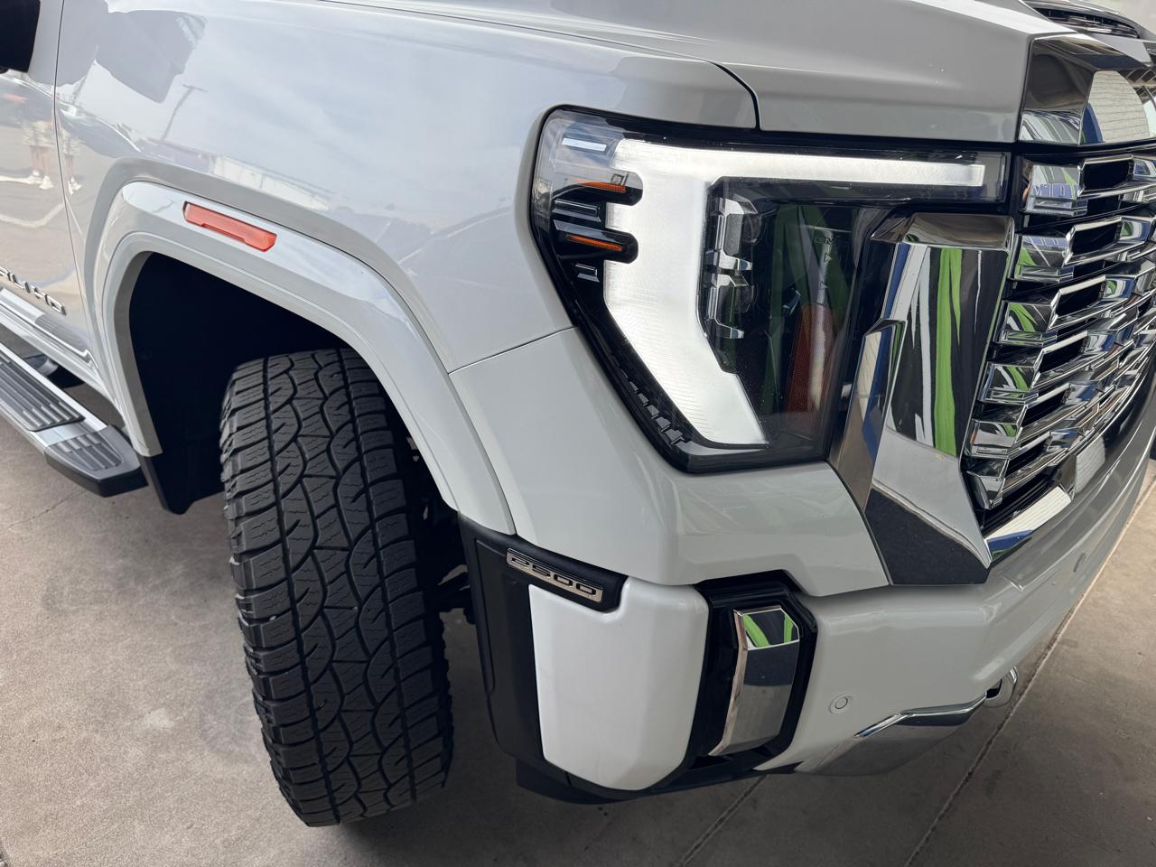 GMC Sierra 2500HD 4WD Crew Cab 159" Denali 2024