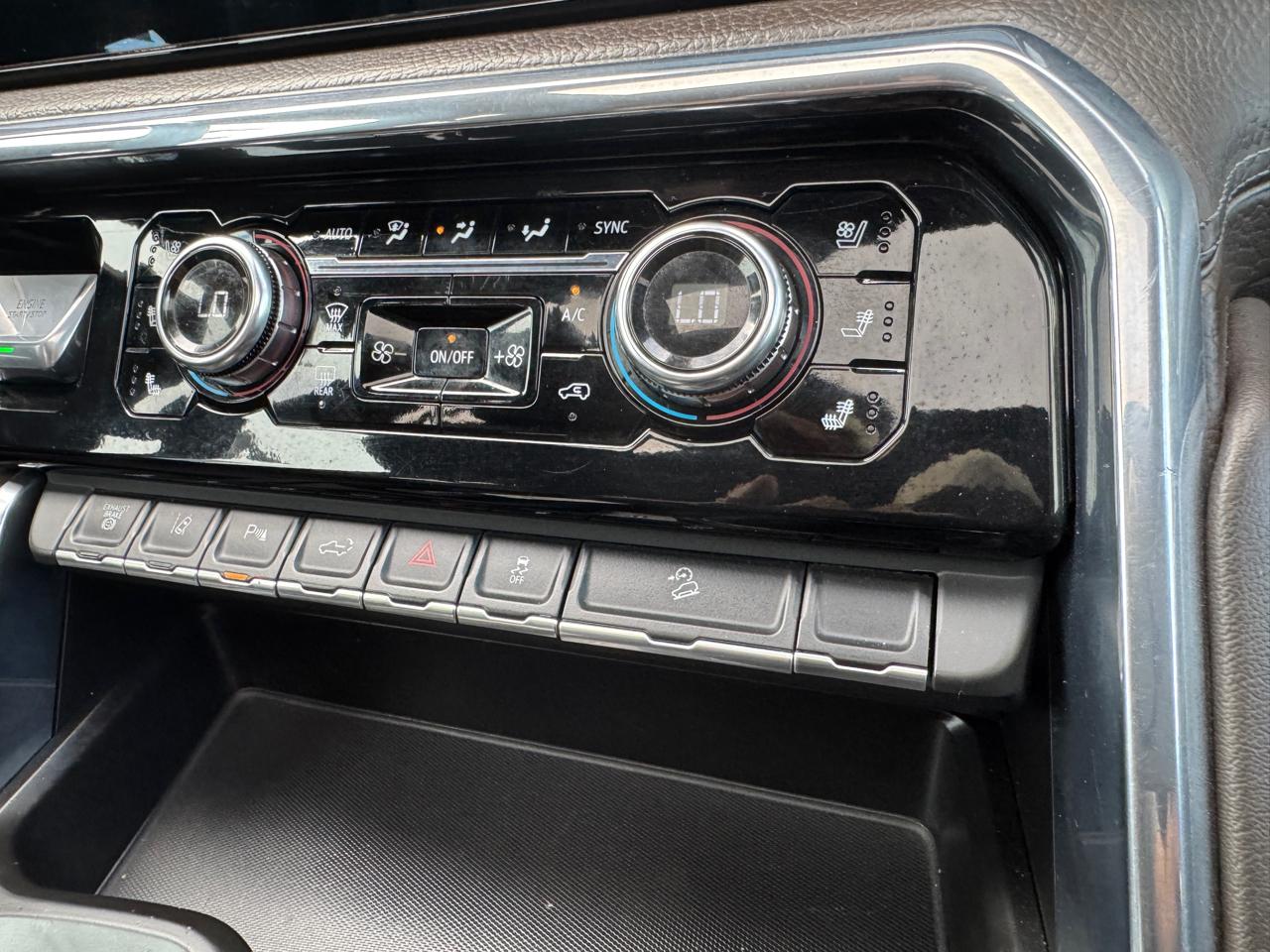 GMC Sierra 2500HD 4WD Crew Cab 159" Denali 2024