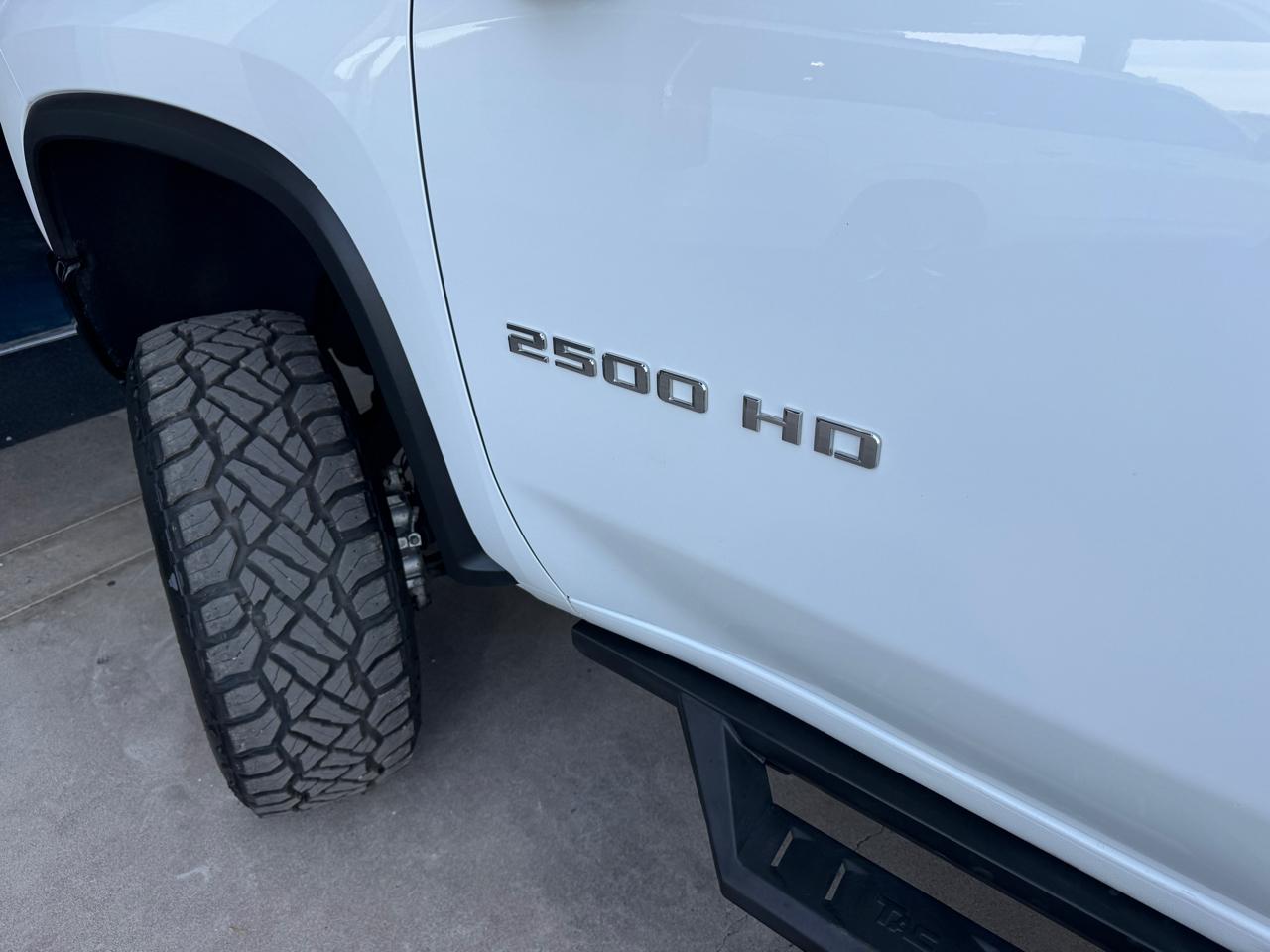 Chevrolet Silverado 2500HD 4WD Crew Cab 159" Custom 2020