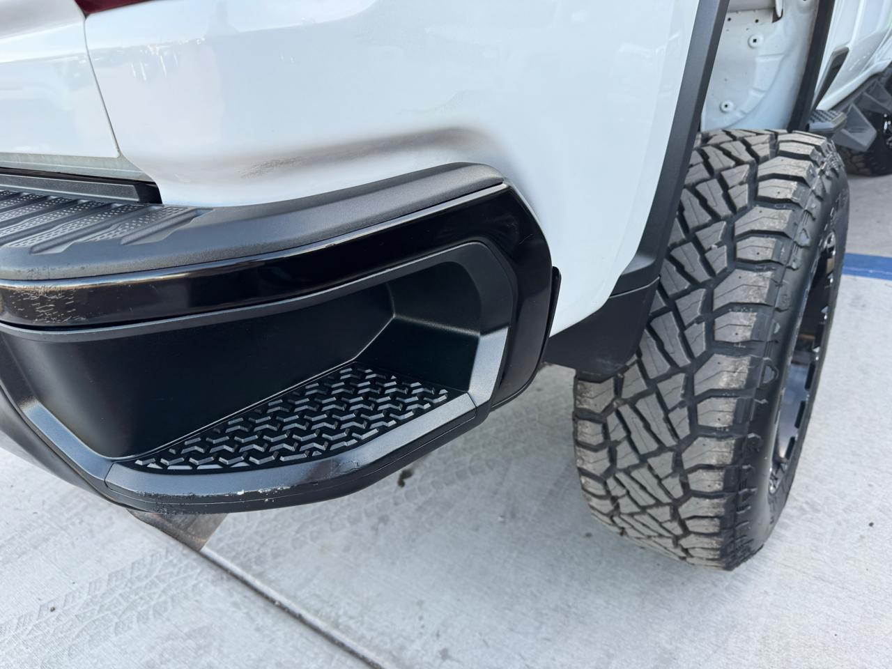 Chevrolet Silverado 2500HD 4WD Crew Cab 159" Custom 2020