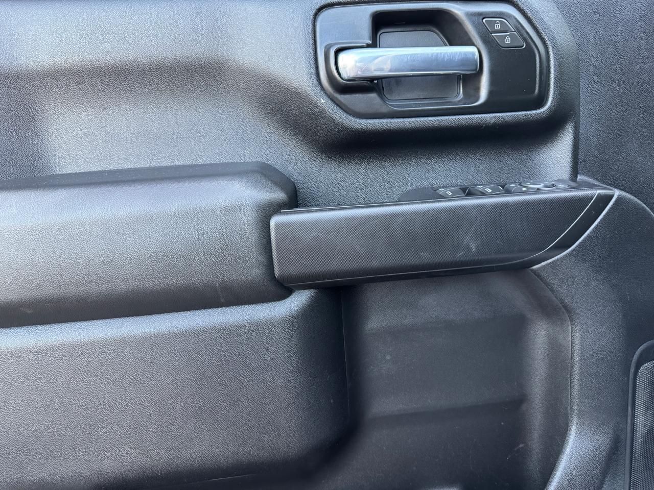 Chevrolet Silverado 2500HD 4WD Crew Cab 159" Custom 2020