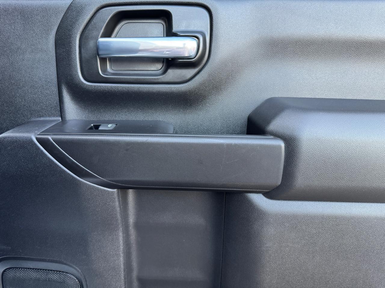 Chevrolet Silverado 2500HD 4WD Crew Cab 159" Custom 2020