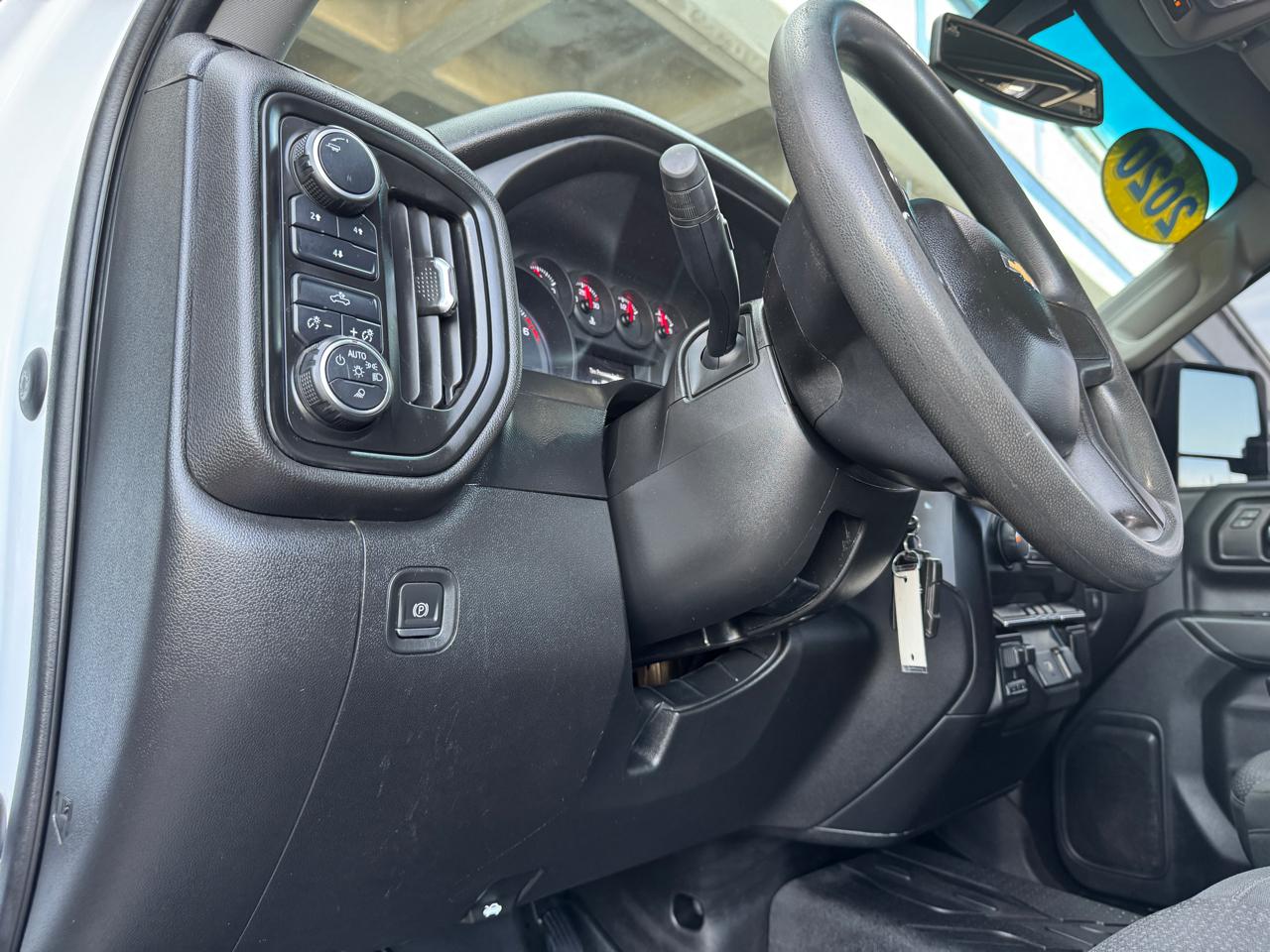 Chevrolet Silverado 2500HD 4WD Crew Cab 159" Custom 2020