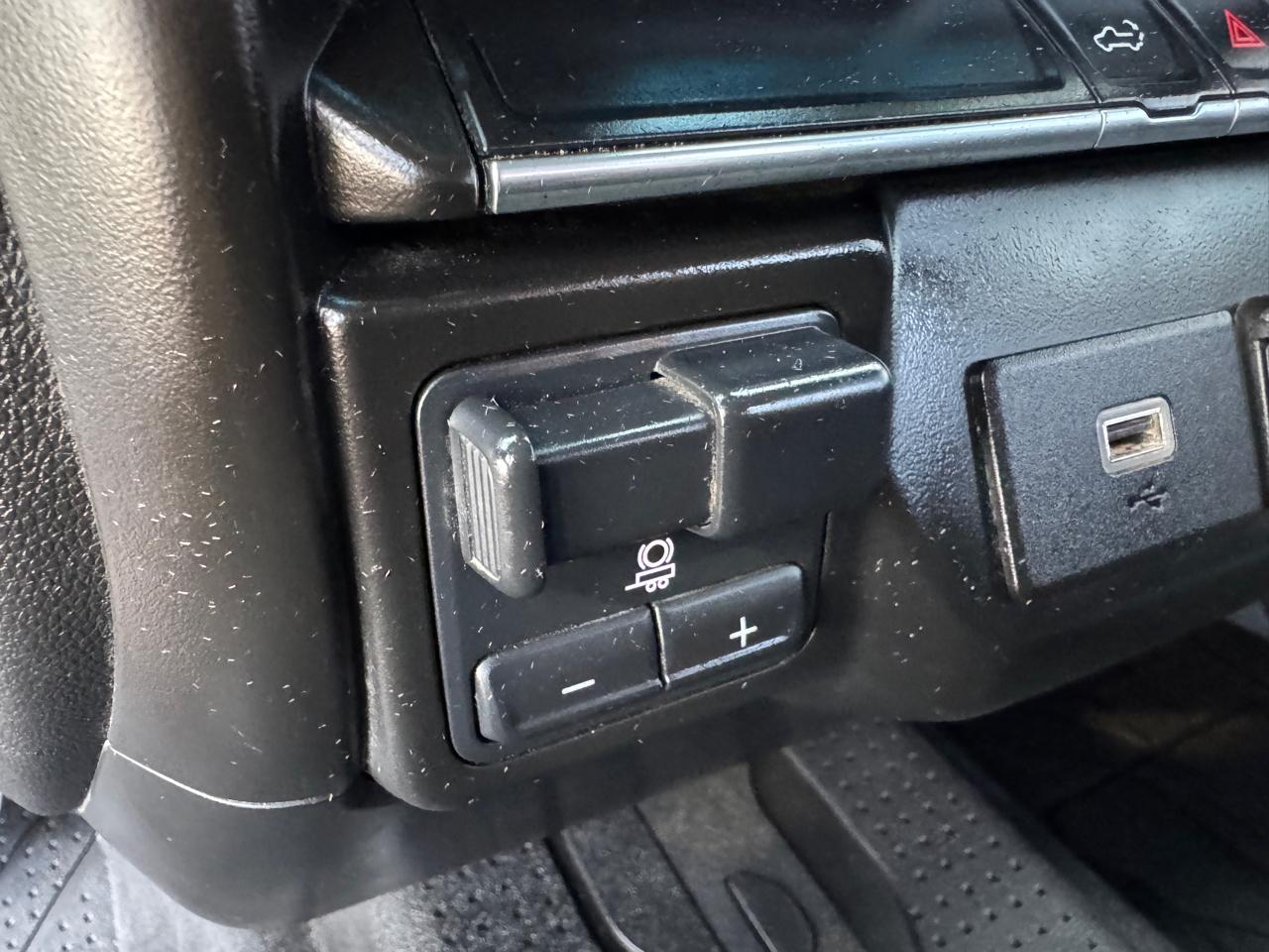 Chevrolet Silverado 2500HD 4WD Crew Cab 159" Custom 2020