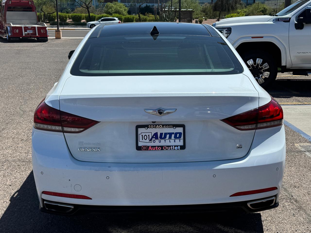 Hyundai Genesis 4dr Sdn V6 3.8L RWD 2015
