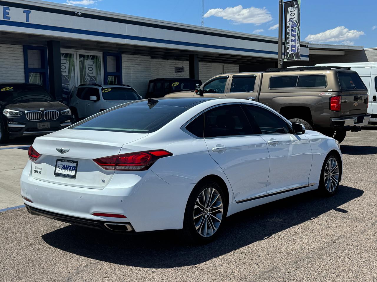 Hyundai Genesis 4dr Sdn V6 3.8L RWD 2015