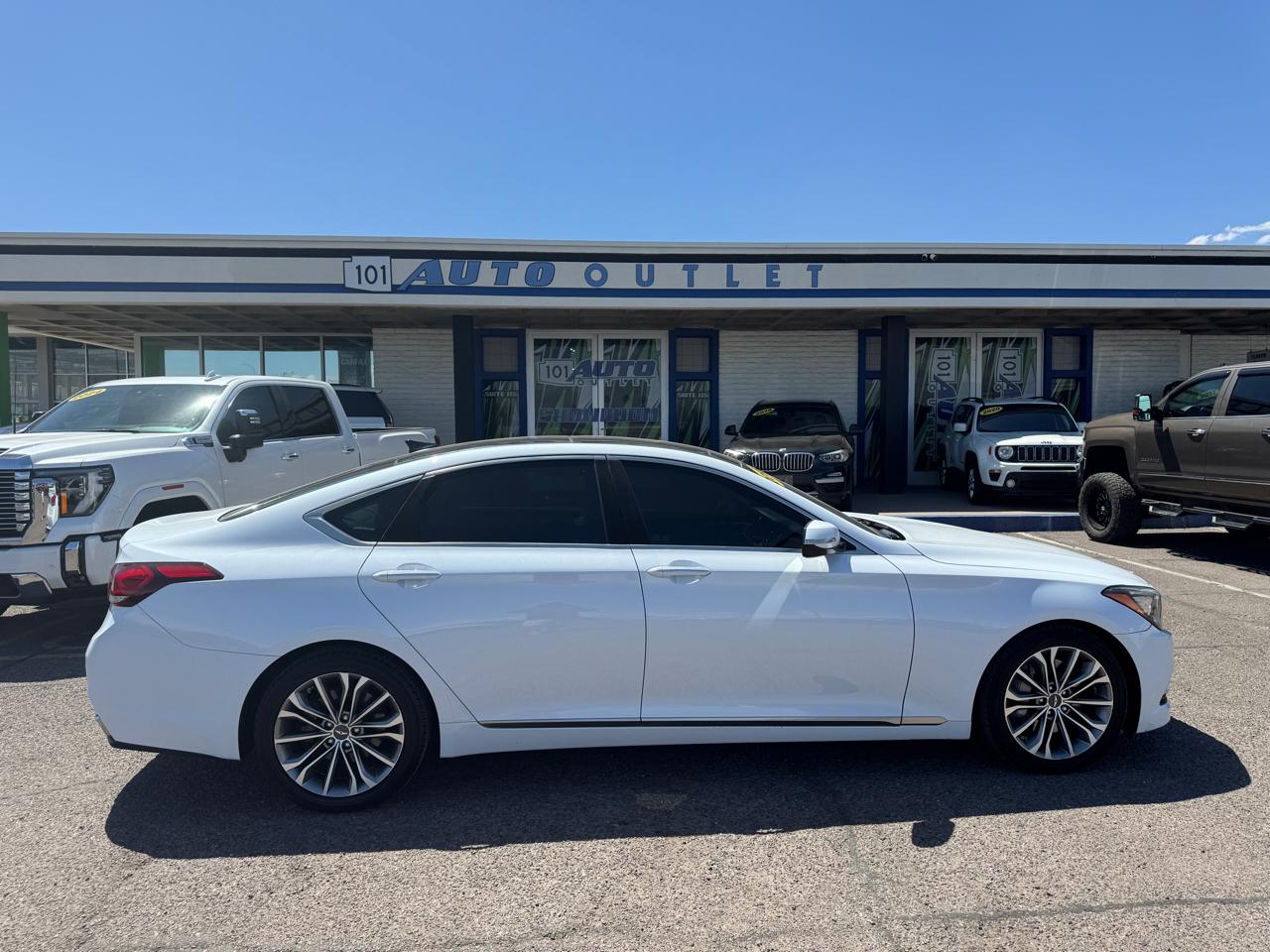 Hyundai Genesis 4dr Sdn V6 3.8L RWD 2015