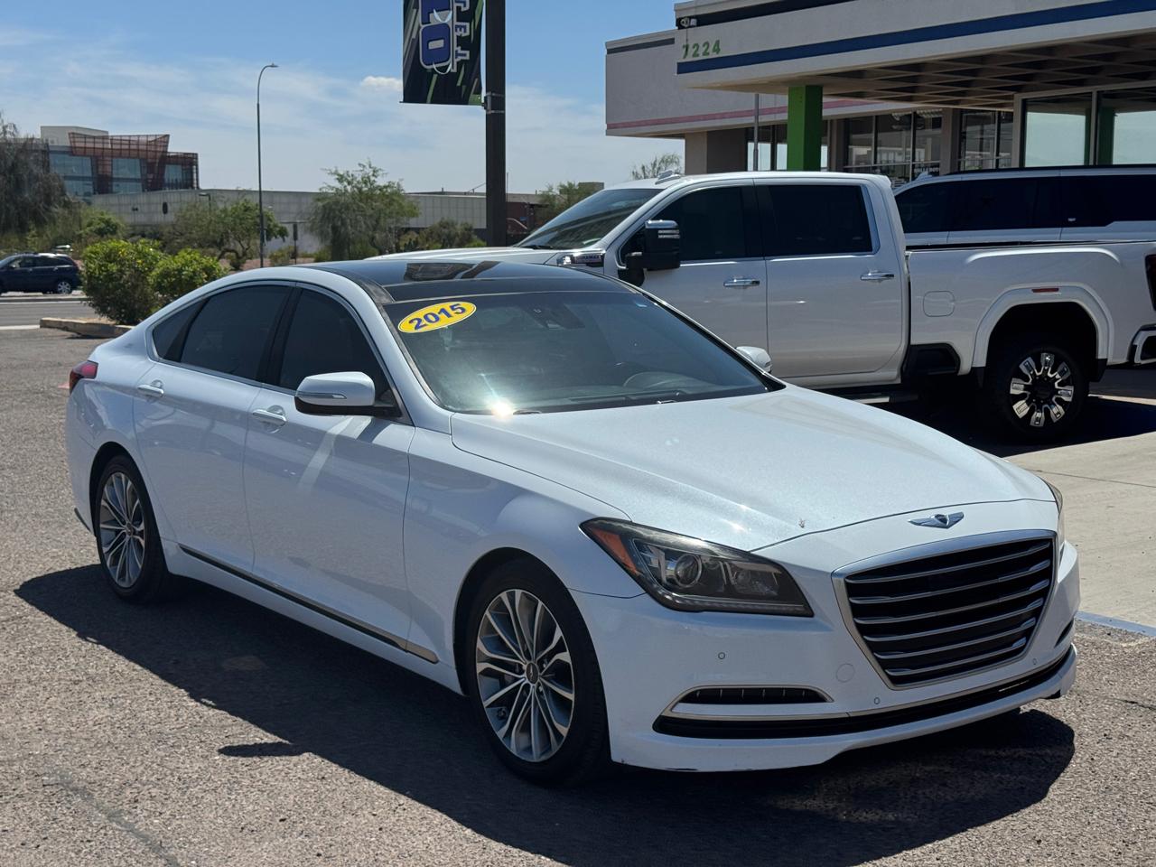 Hyundai Genesis 4dr Sdn V6 3.8L RWD 2015
