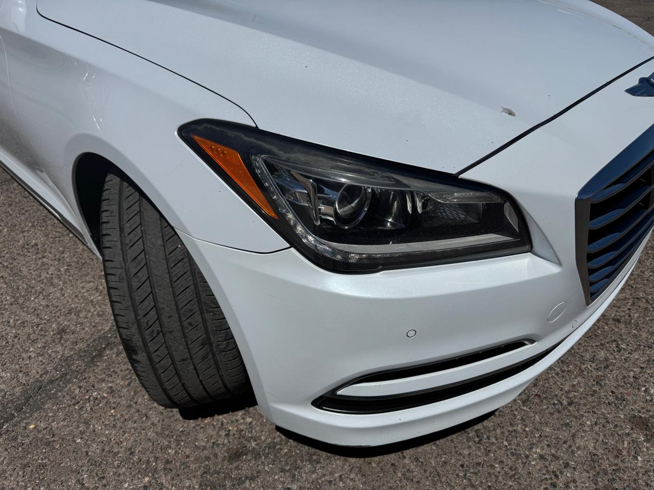 Hyundai Genesis 4dr Sdn V6 3.8L RWD 2015