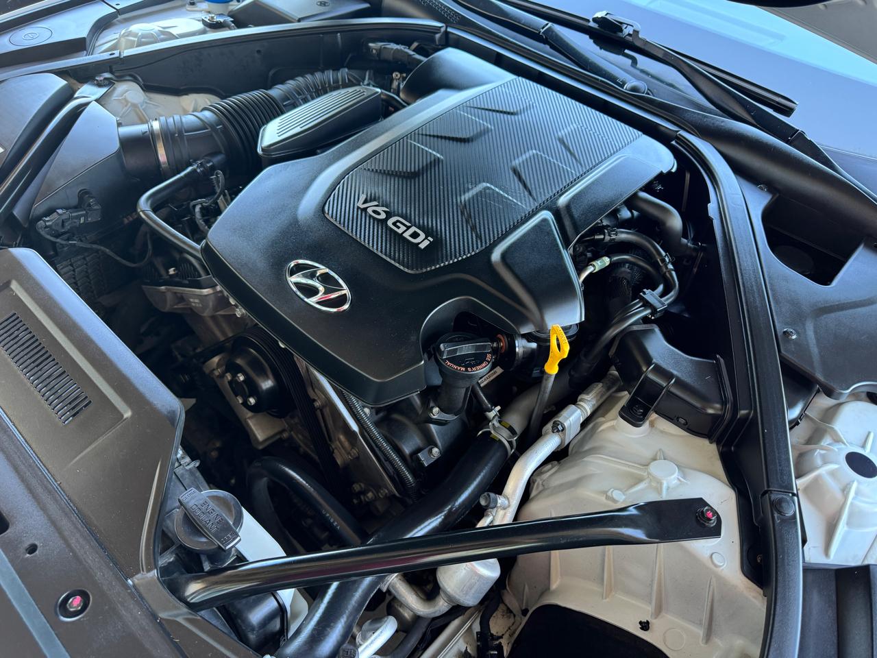 Hyundai Genesis 4dr Sdn V6 3.8L RWD 2015