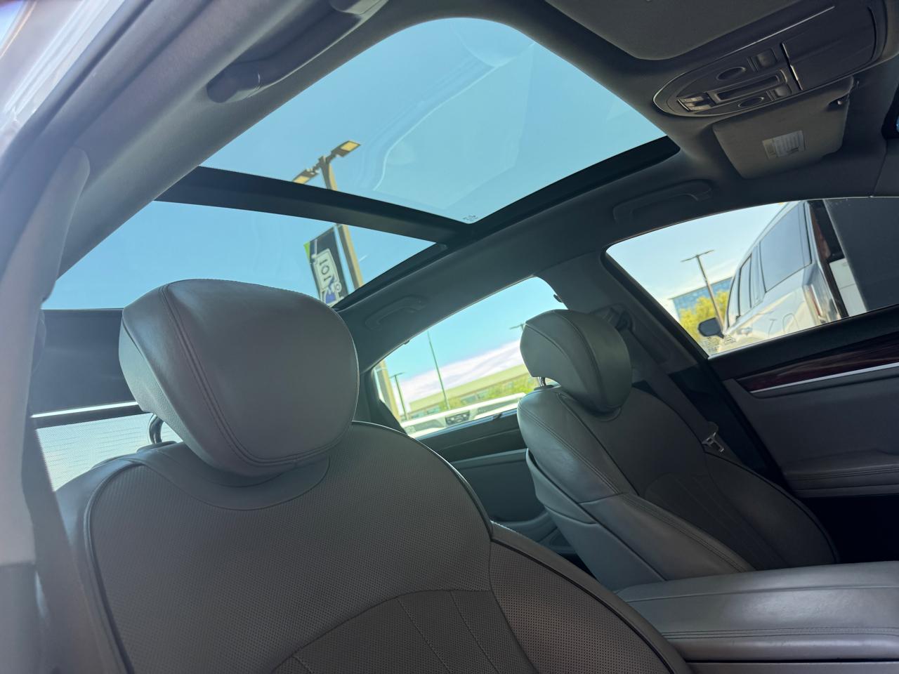 Hyundai Genesis 4dr Sdn V6 3.8L RWD 2015