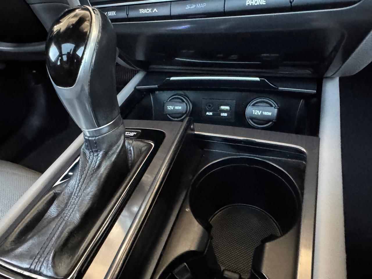 Hyundai Genesis 4dr Sdn V6 3.8L RWD 2015