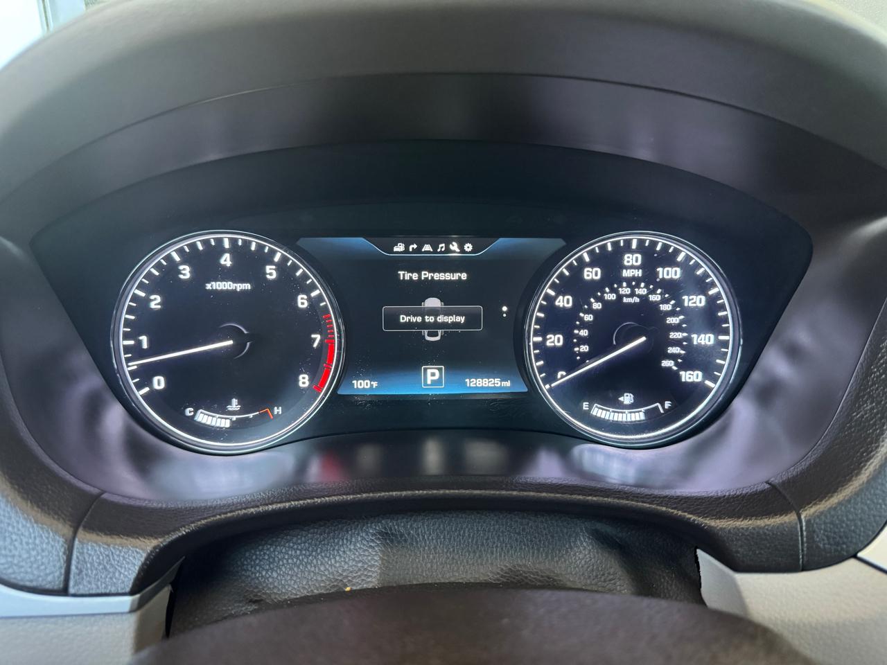 Hyundai Genesis 4dr Sdn V6 3.8L RWD 2015