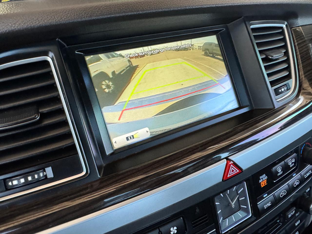 Hyundai Genesis 4dr Sdn V6 3.8L RWD 2015
