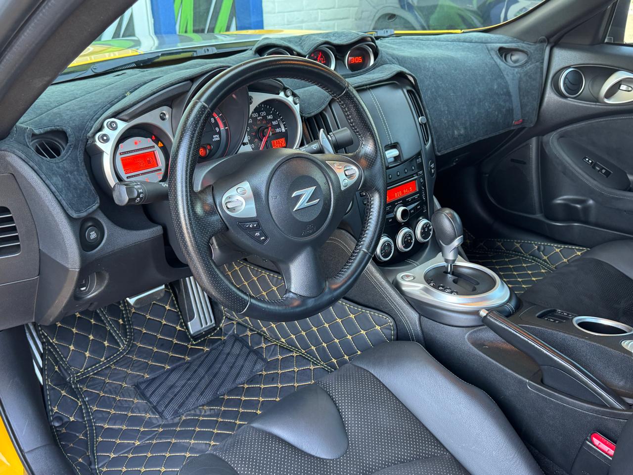 Nissan 370Z 2dr Cpe Auto Touring 2009