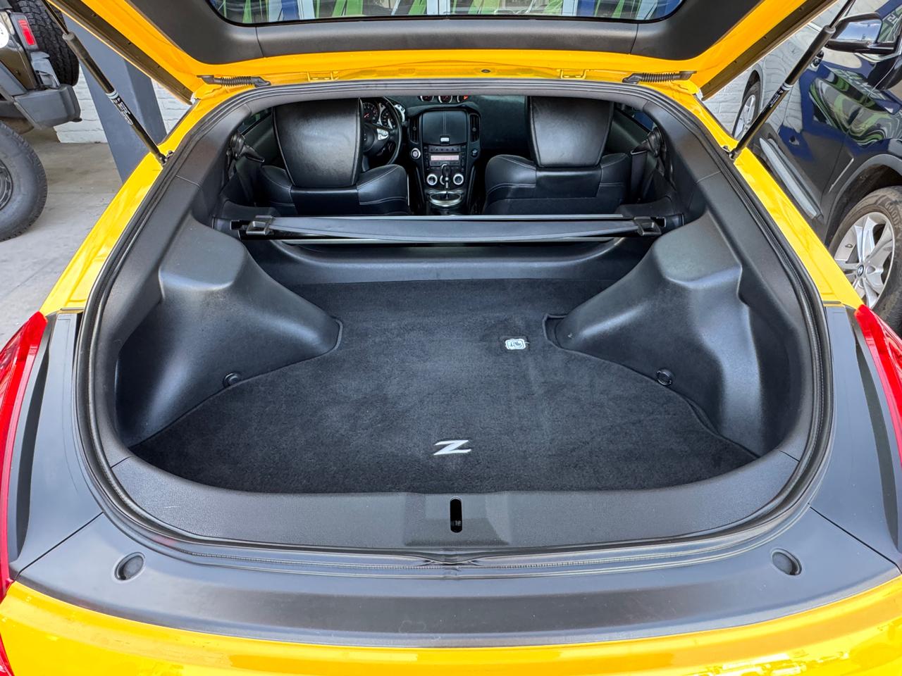 Nissan 370Z 2dr Cpe Auto Touring 2009