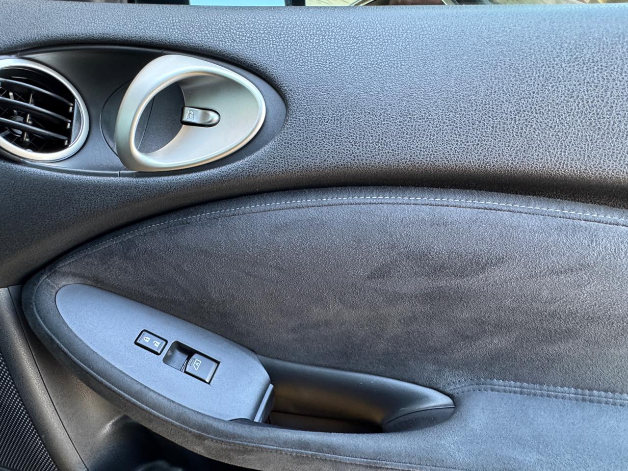 Nissan 370Z 2dr Cpe Auto Touring 2009