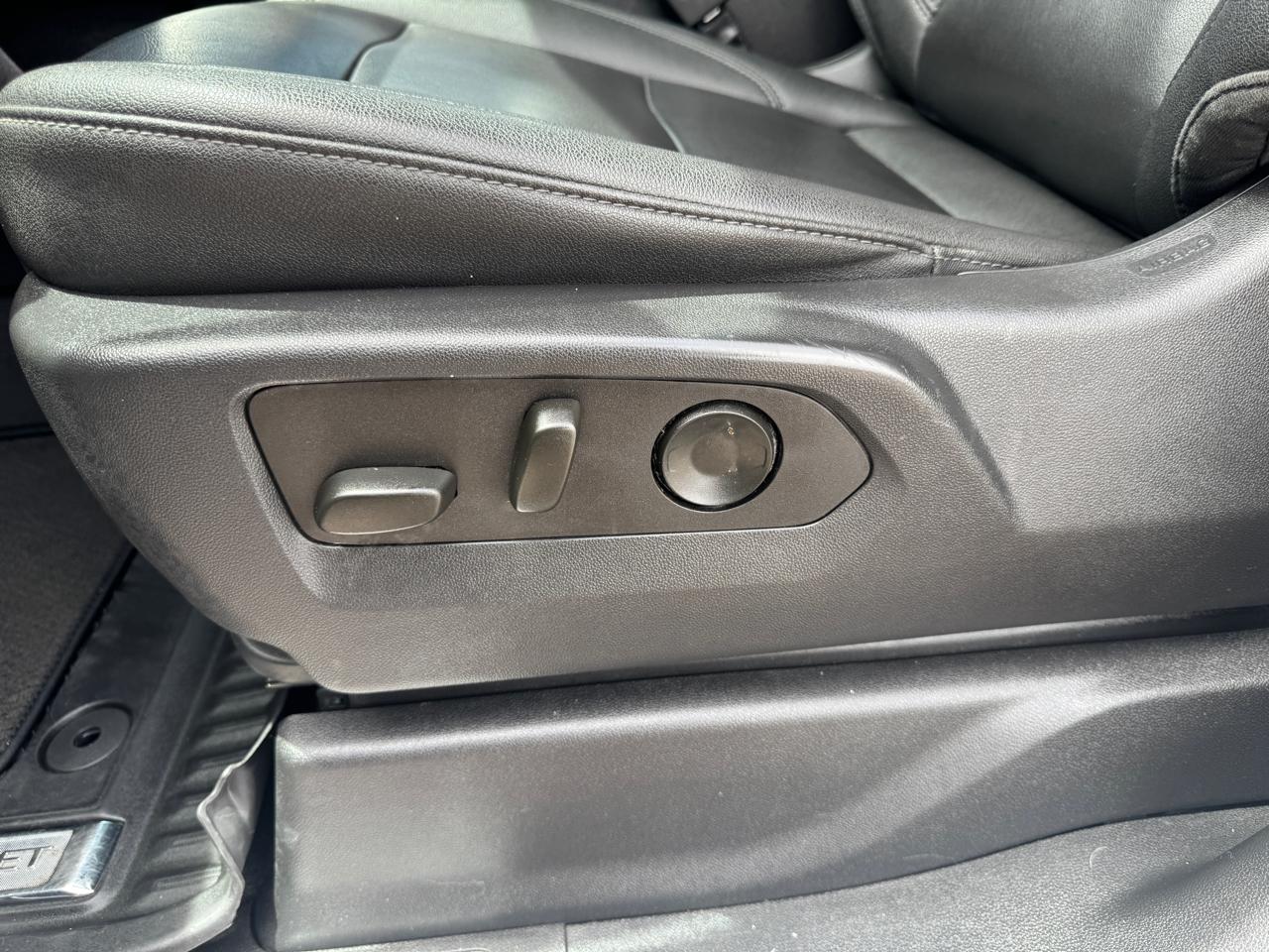 Chevrolet Silverado 1500 4WD Crew Cab 147" RST 2023