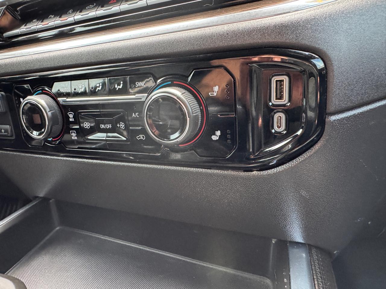 Chevrolet Silverado 1500 4WD Crew Cab 147" RST 2023