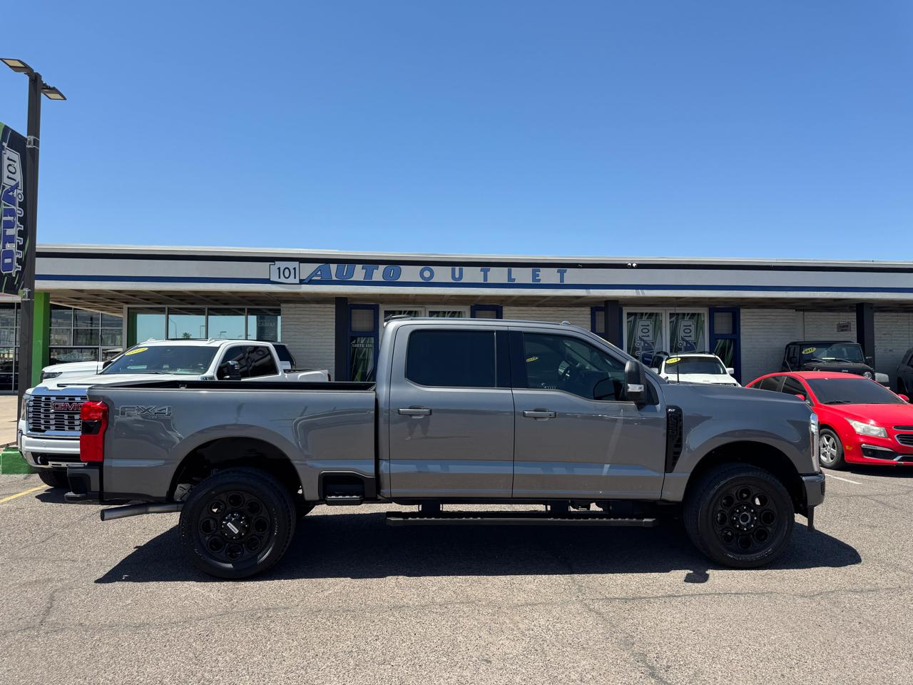 Ford Super Duty F-250 SRW XLT 4WD Crew Cab 6.75' Box 2024